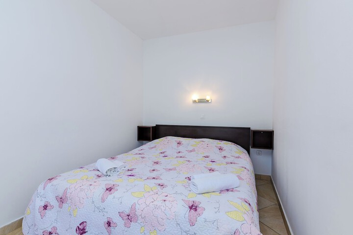 Room 5 of 101