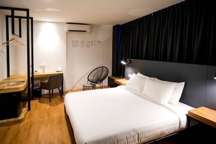 Room 9 of 45