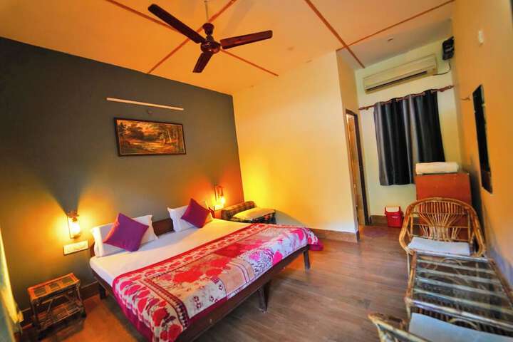 Room 2 of 12