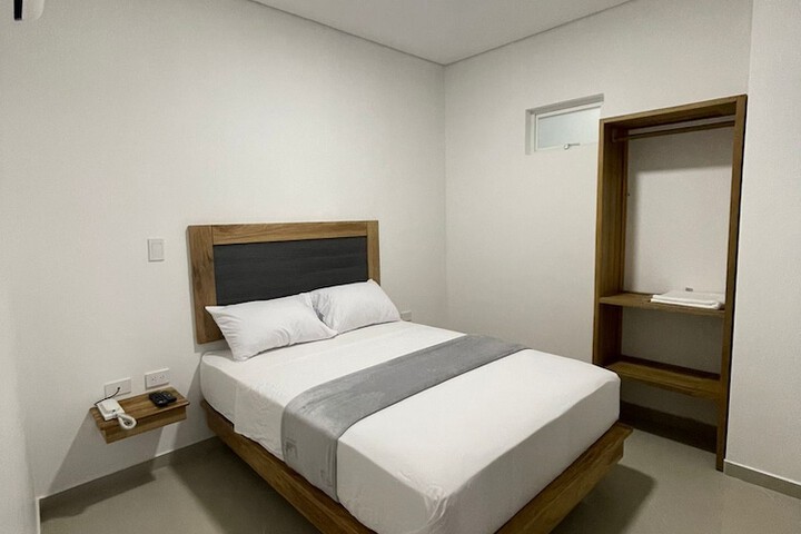 Room 7 of 24