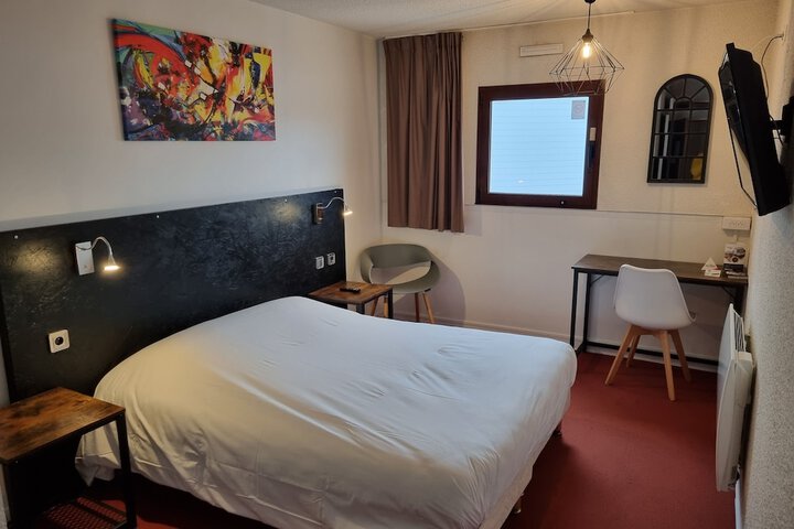 Room 25 of 41