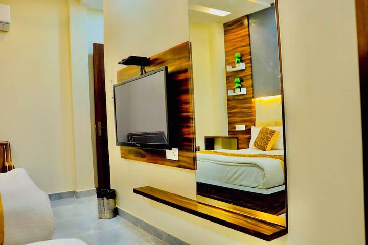 Room 6 of 22