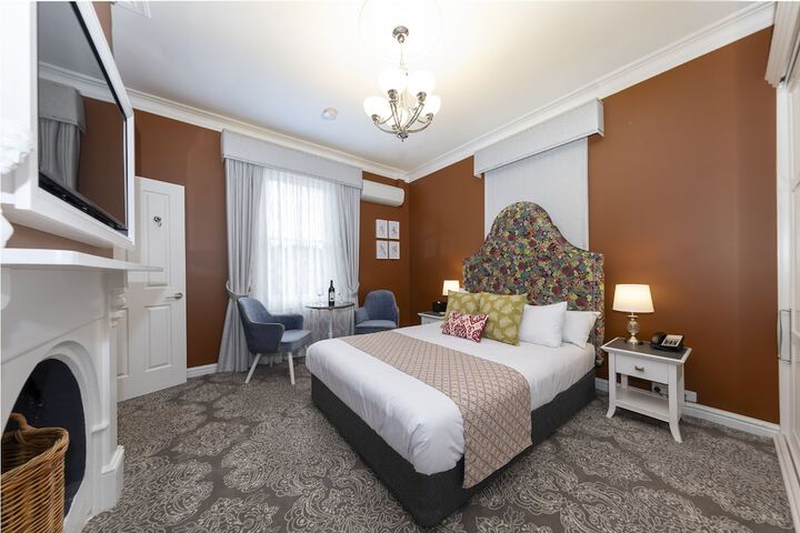 Room 9 of 36