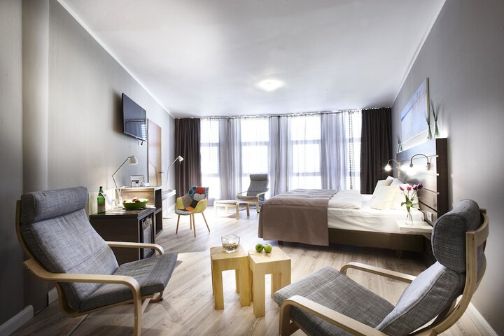 Room 3 of 25