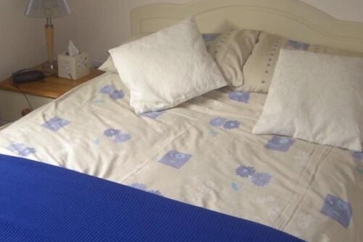 Room 6 of 14
