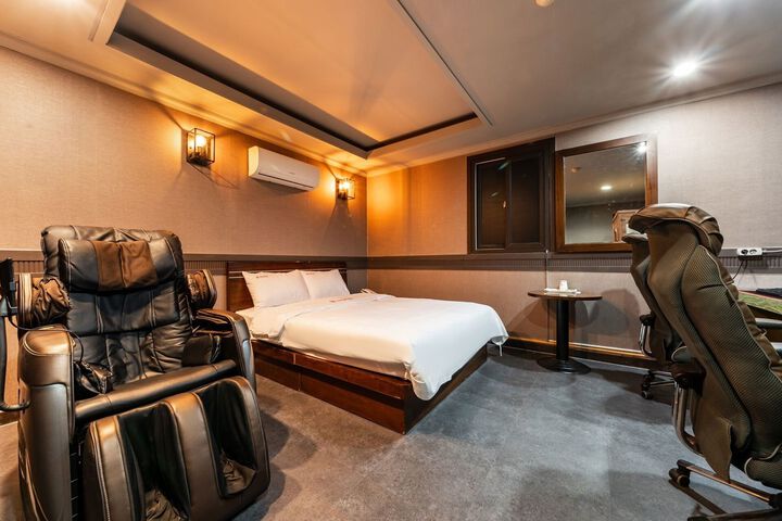 Room 37 of 128