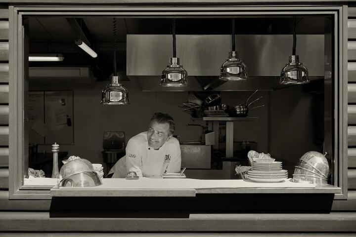 Dining 98 of 136