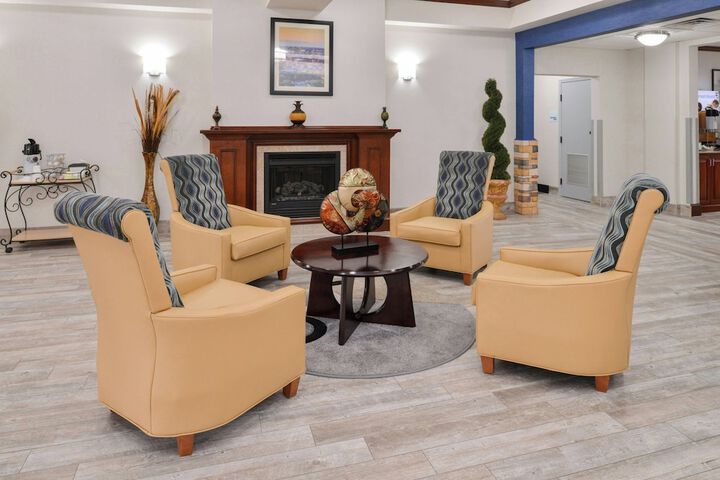Entrance & Lobby