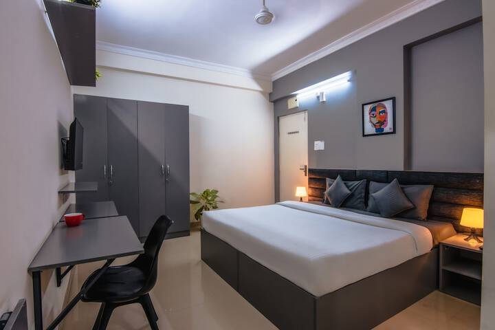 Room 10 of 19