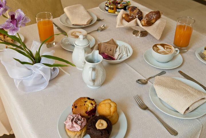 Breakfast/Coffee Service 40 of 58