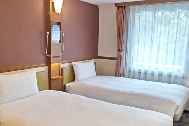 Room 7 of 37