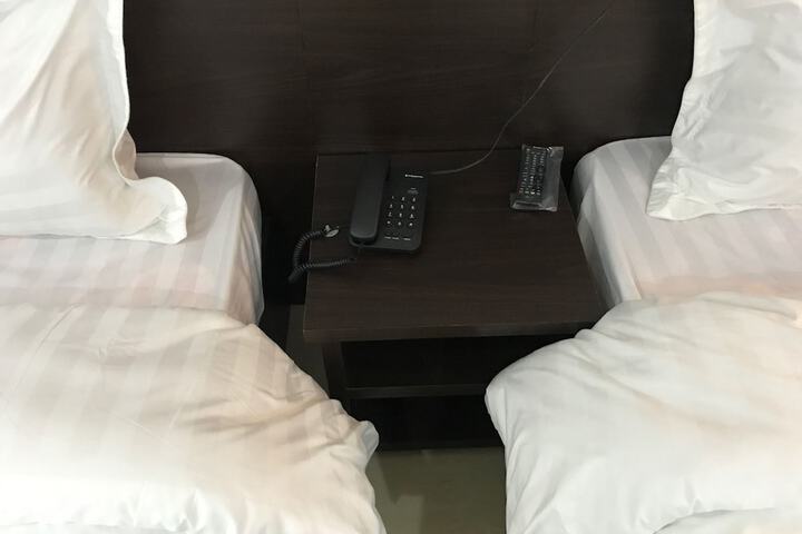 Room 6 of 38