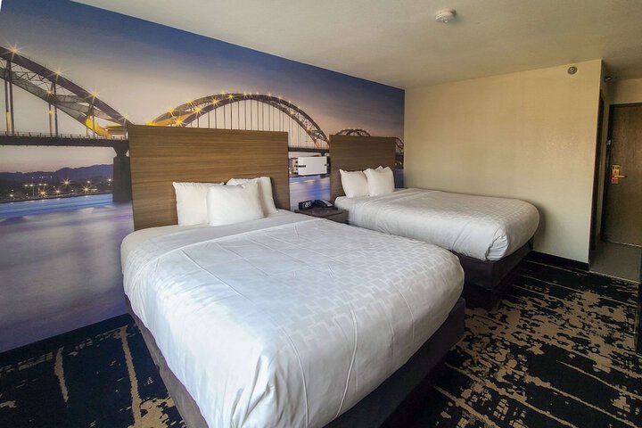 2 Queen Beds (11 of 13)
