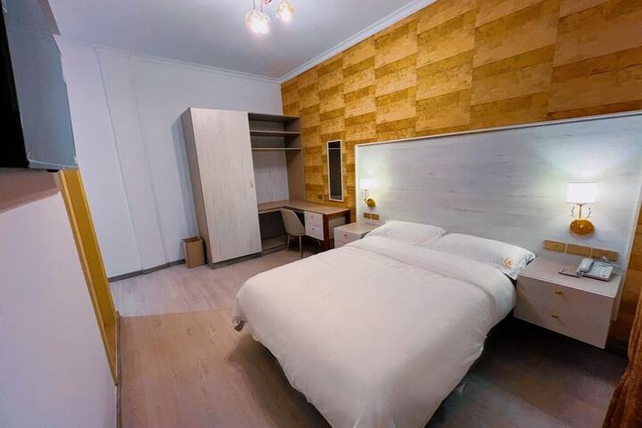 Room 46 of 90
