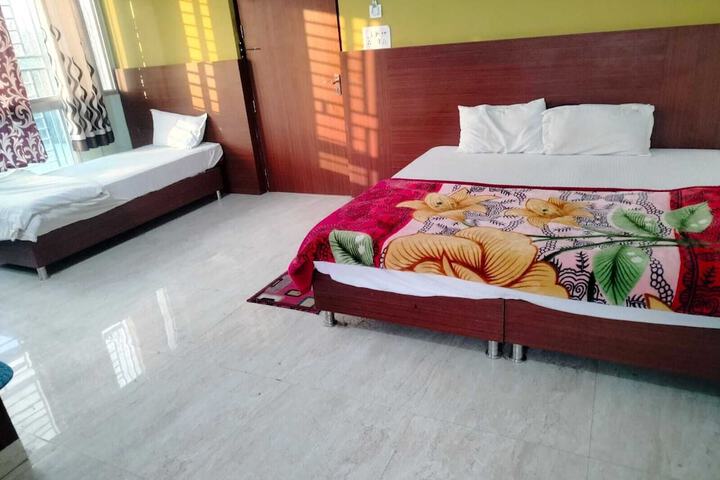 Room 4 of 6