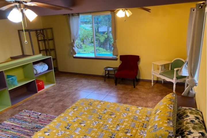 Room 2 of 37