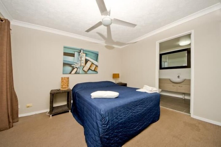 Room 27 of 65