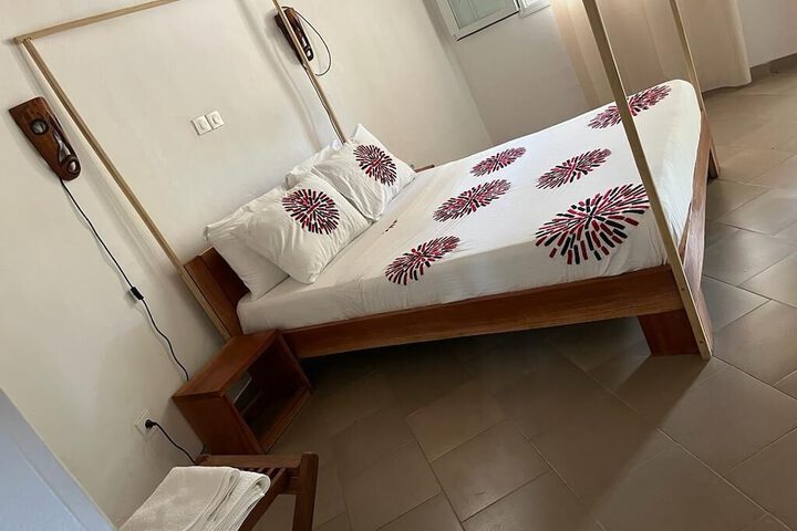 Room 5 of 68