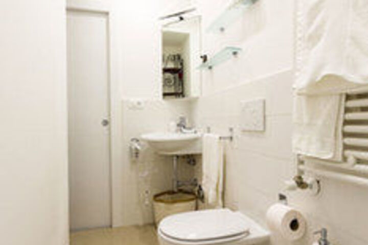 Room 8 of 36