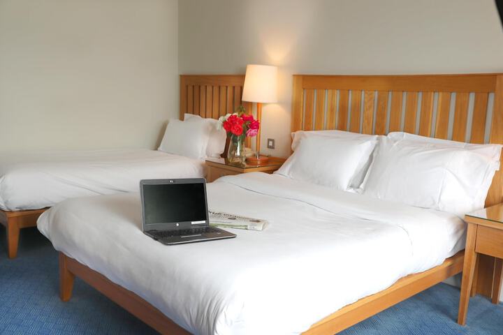 Room 10 of 68