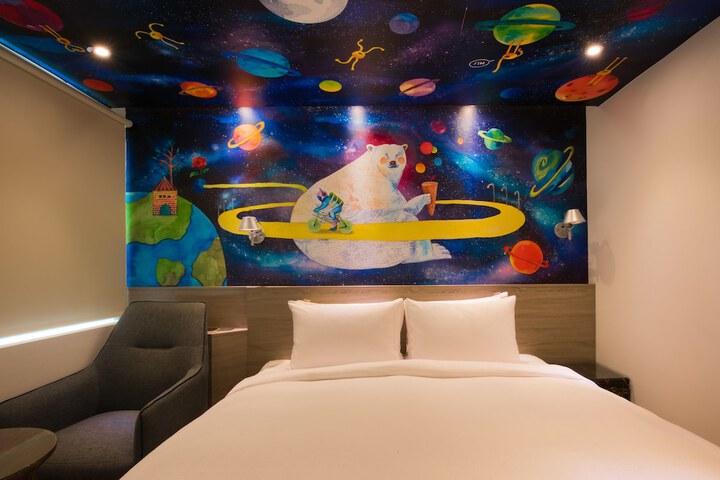 Room 30 of 96