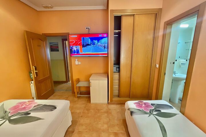 Room 18 of 38