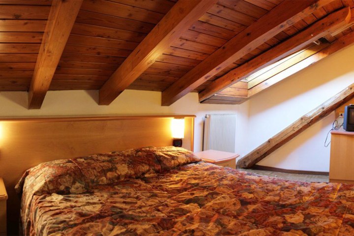 Room 16 of 54