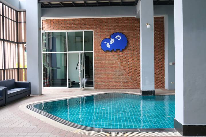 Pool 91 of 151