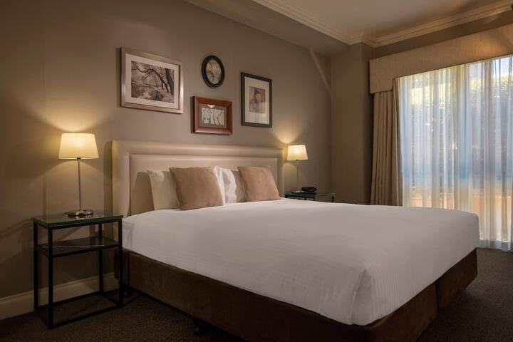 Room 8 of 31