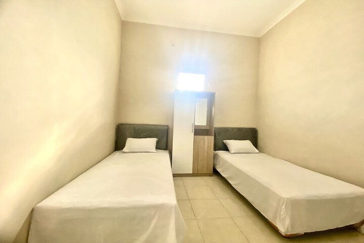 Room 16 of 24