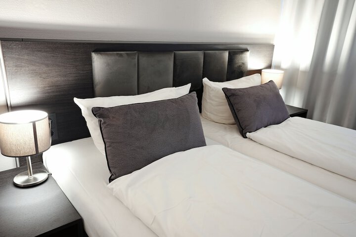 Room 5 of 15