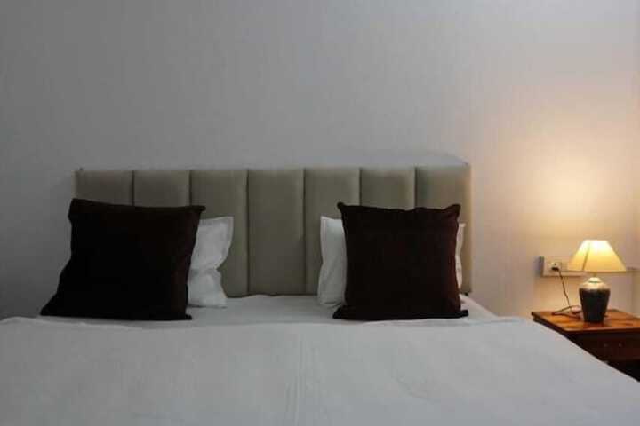 Room 3 of 9