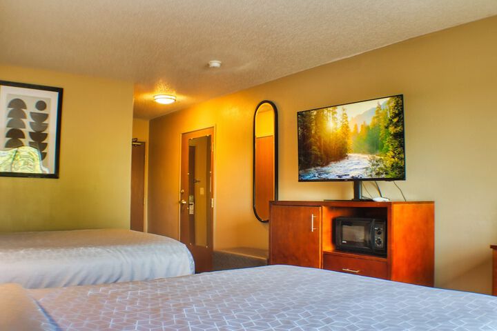 2 Queen Beds Microwave and Refrigerator Full Breakfast (14 of 14)