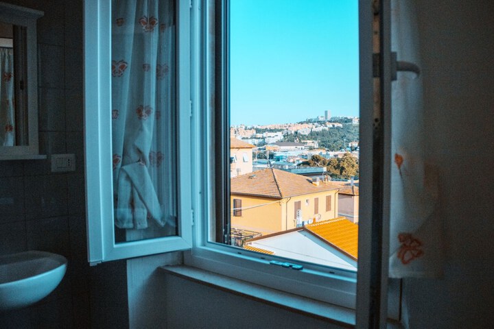Room 4 of 14