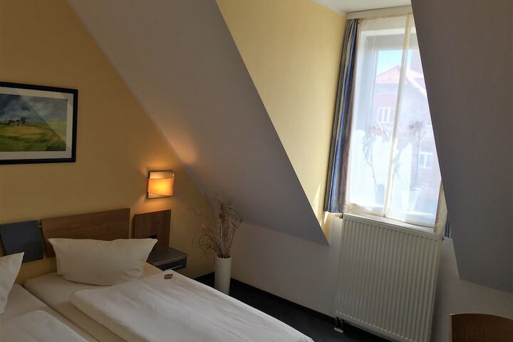 Room 20 of 63