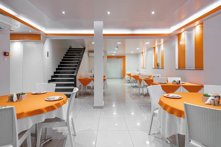 Dining 62 of 75