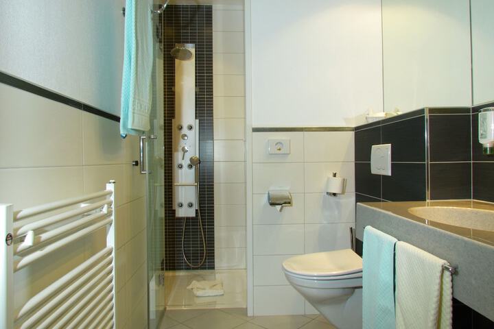 Room 17 of 25