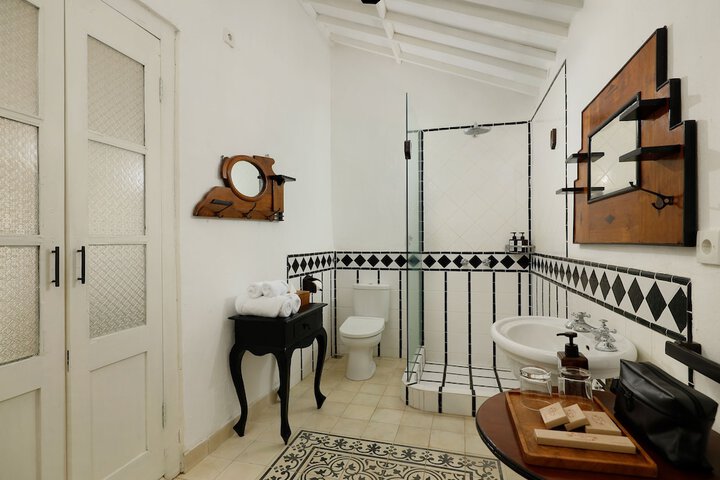 Room 45 of 73