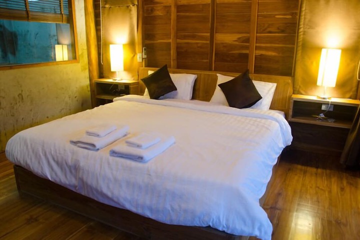 Room 15 of 40