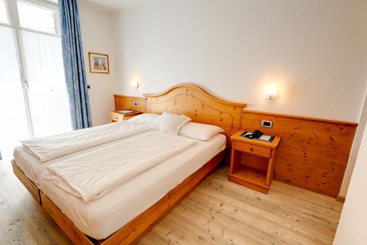 Room 10 of 30