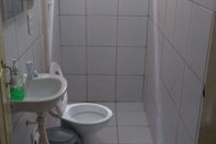 Room 18 of 189