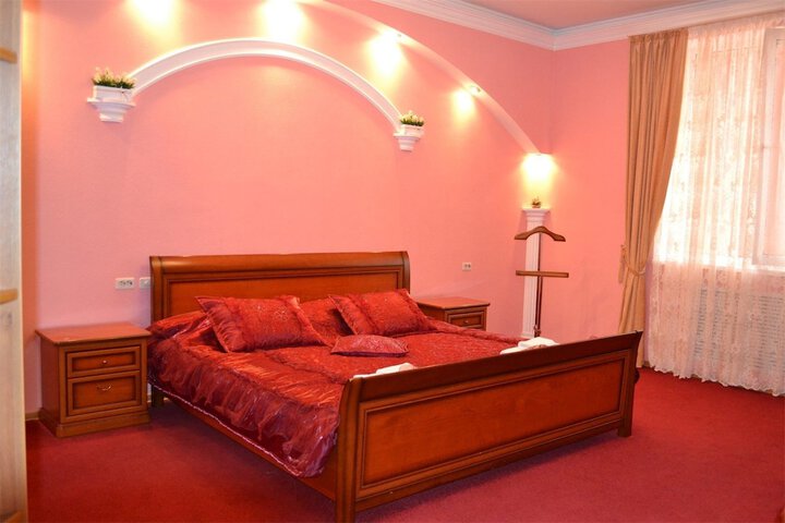 Room 16 of 37