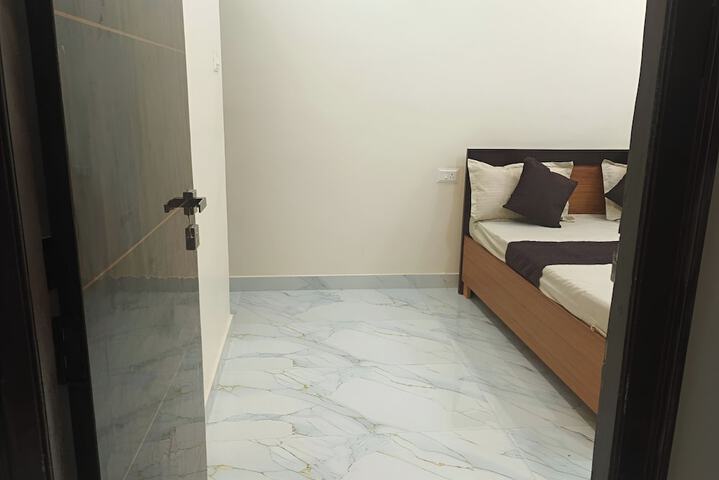 Room 4 of 19