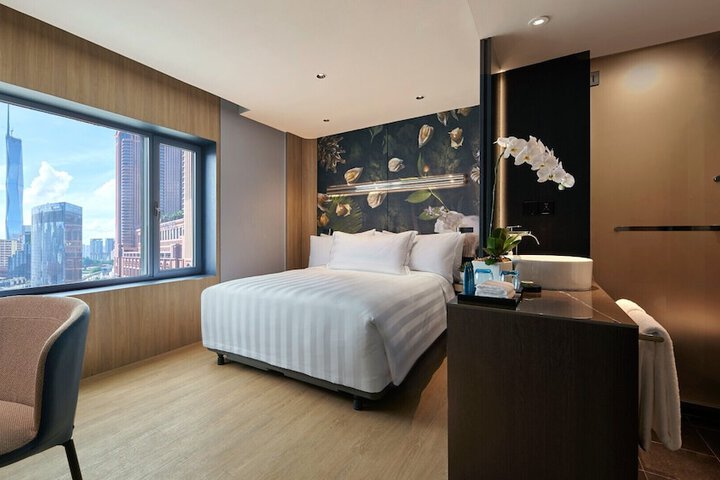 Room 36 of 83