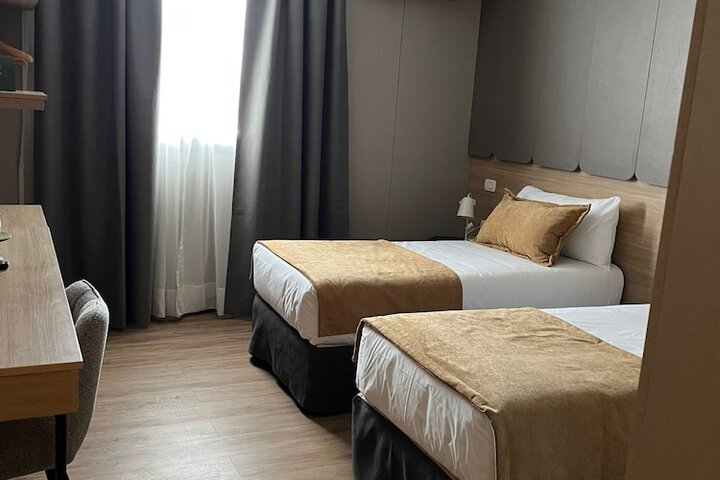 Room 5 of 19