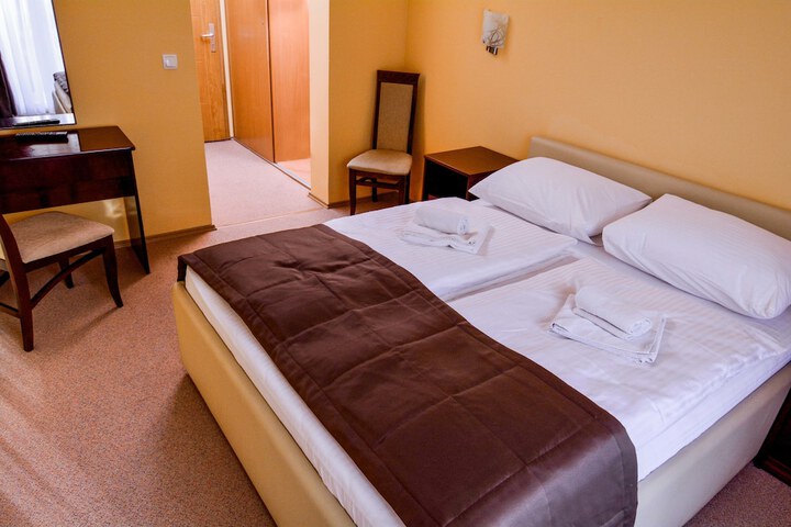 Room 19 of 48