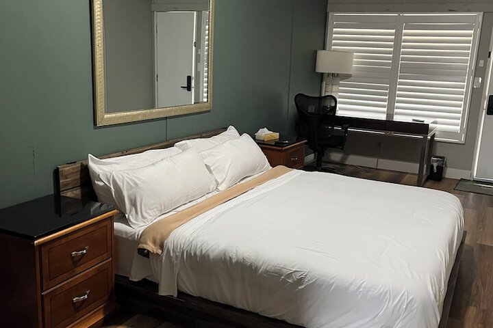 Room 16 of 43