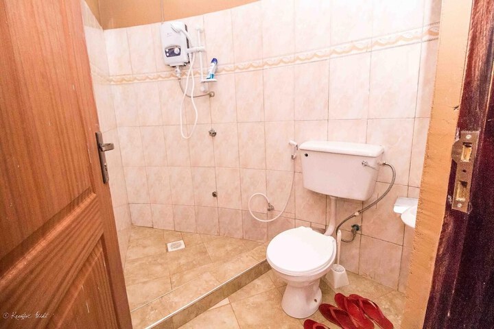 Room 6 of 24