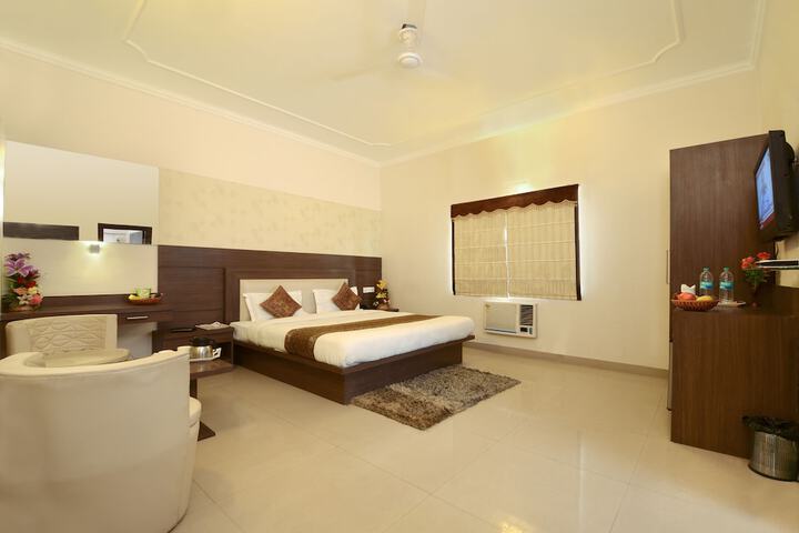Room 7 of 15