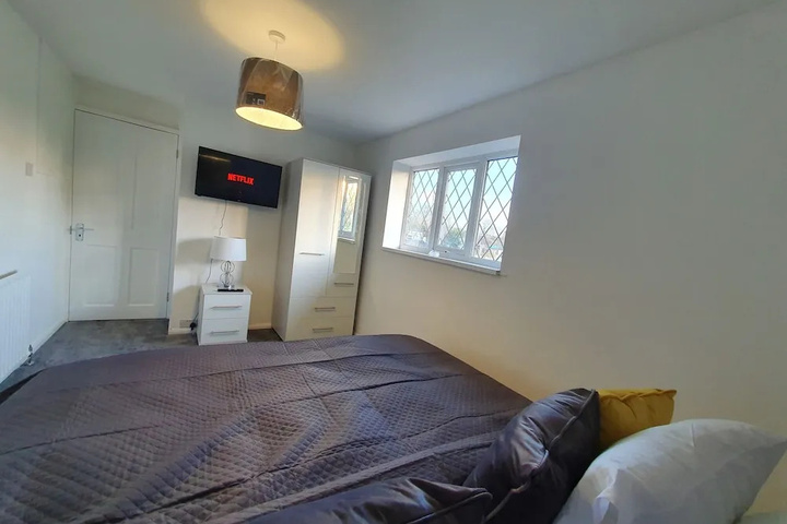 Room 2 of 14